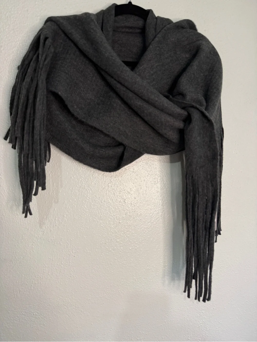 Lucky Gray Women's Cashmere-Blend Wrap Scarf. NWT.